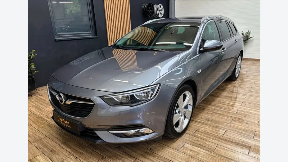 OPEL Insignia -