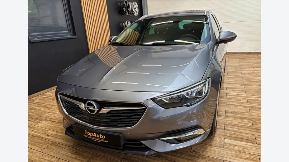 OPEL Insignia -