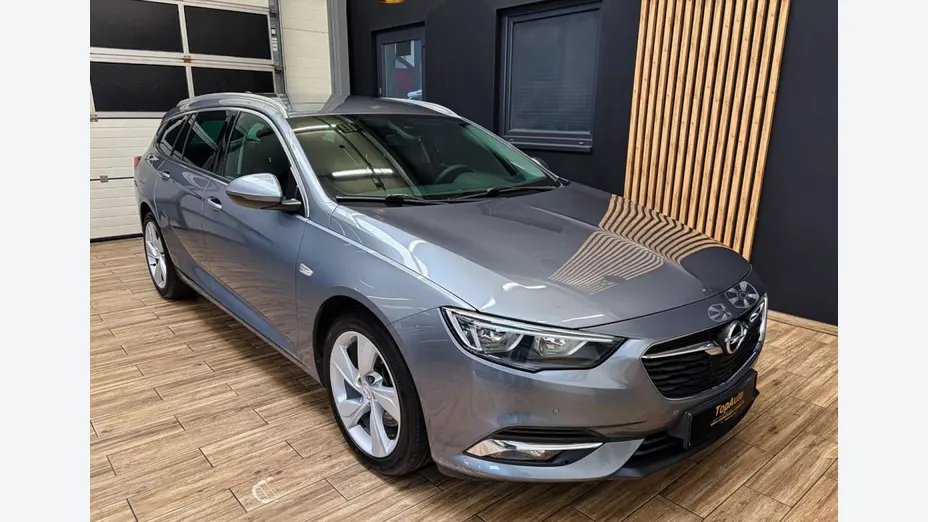 OPEL Insignia -