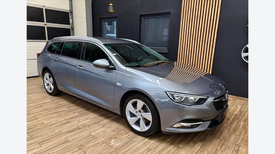 OPEL Insignia -