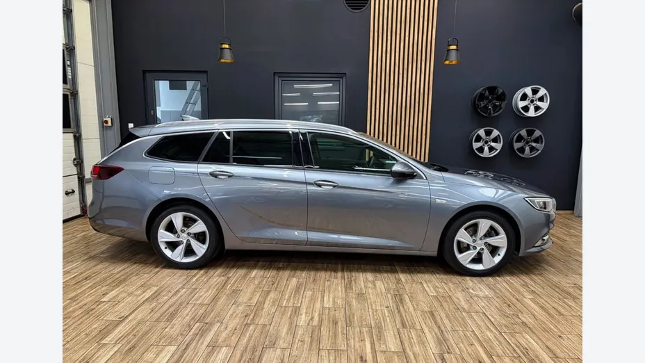 OPEL Insignia -