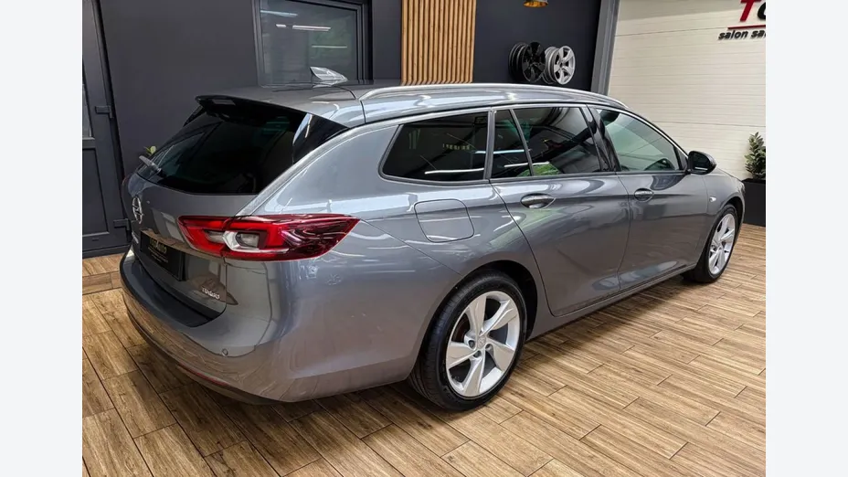 OPEL Insignia -