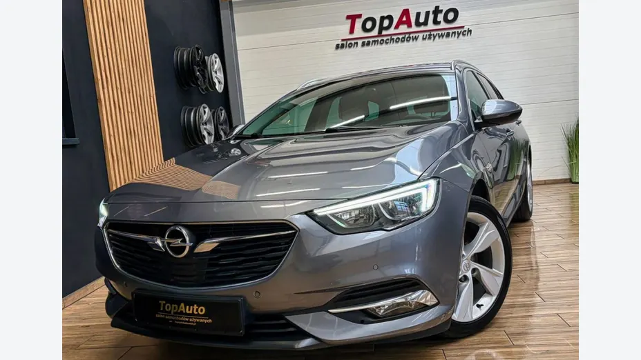 OPEL Insignia -