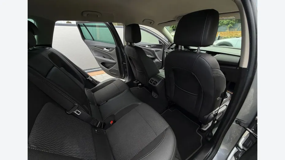 OPEL Insignia -
