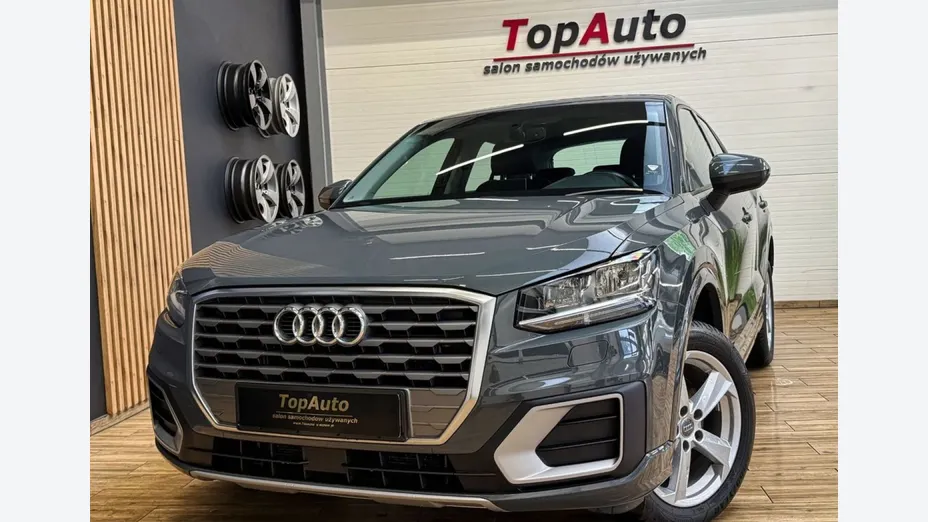 AUDI Q2 -