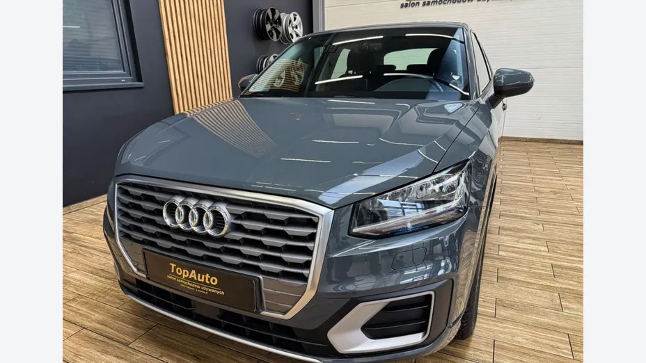 AUDI Q2 -