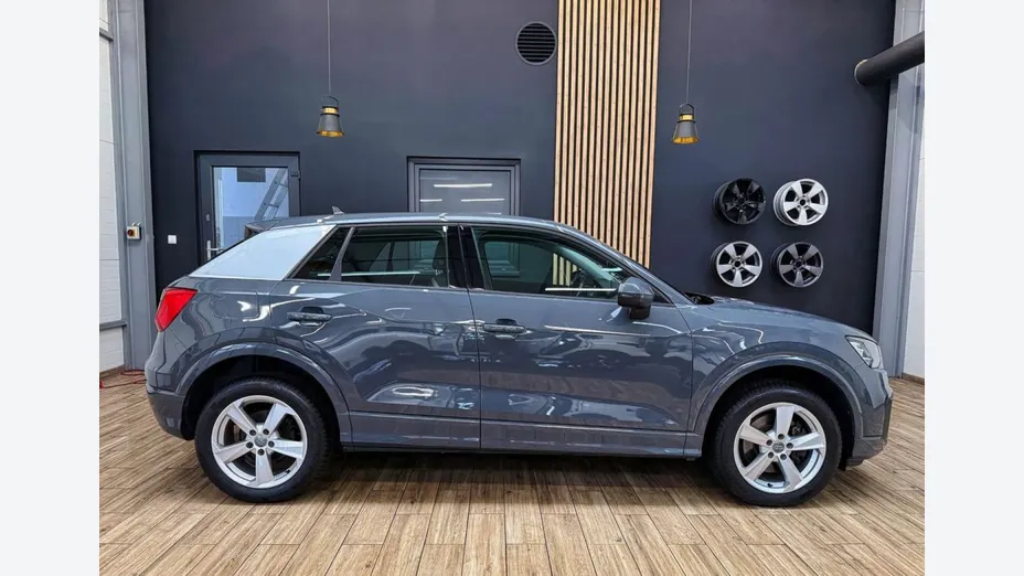 AUDI Q2 -