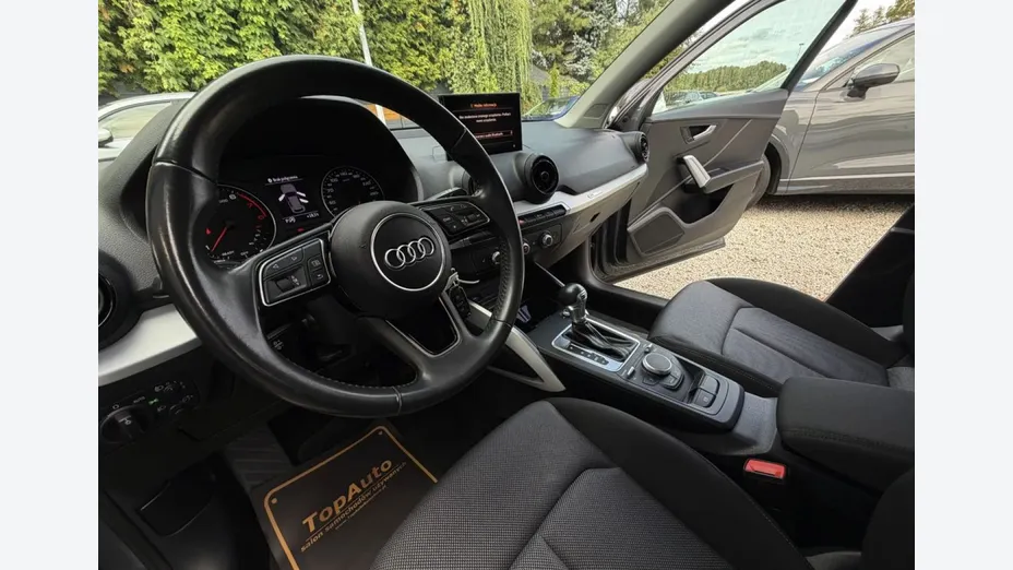 AUDI Q2 -