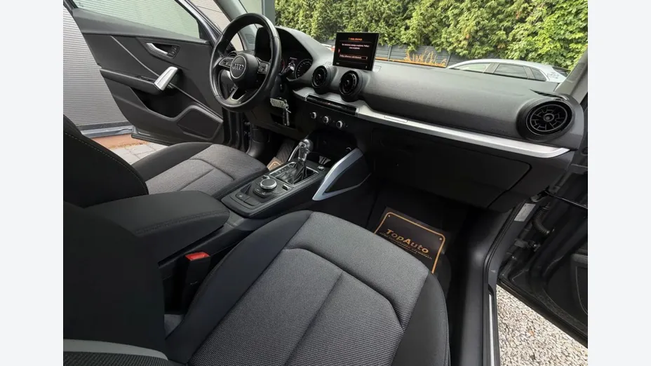 AUDI Q2 -