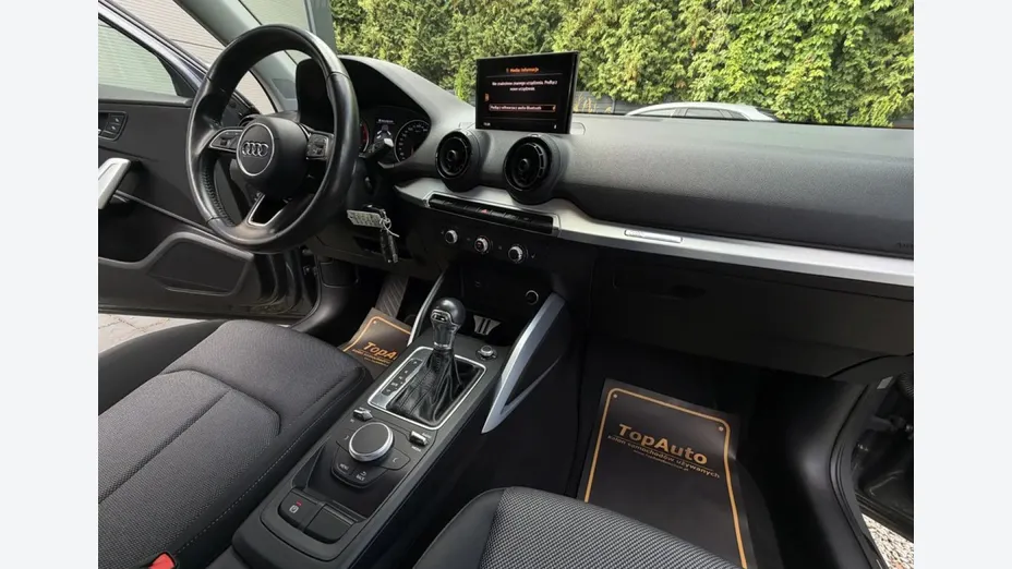 AUDI Q2 -