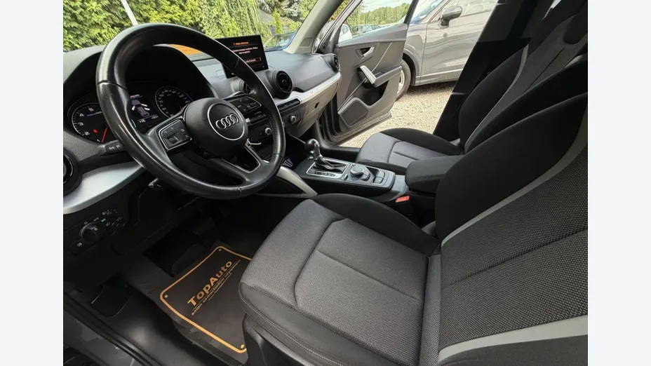 AUDI Q2 -