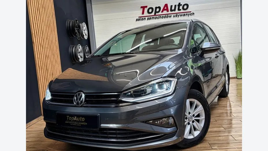 VOLKSWAGEN Golf Sportsvan -
