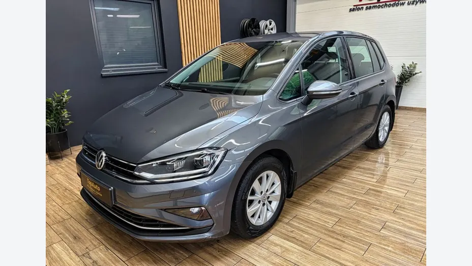 VOLKSWAGEN Golf Sportsvan -