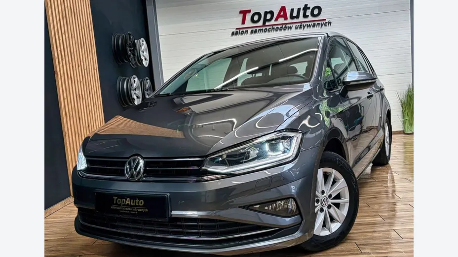 VOLKSWAGEN Golf Sportsvan -