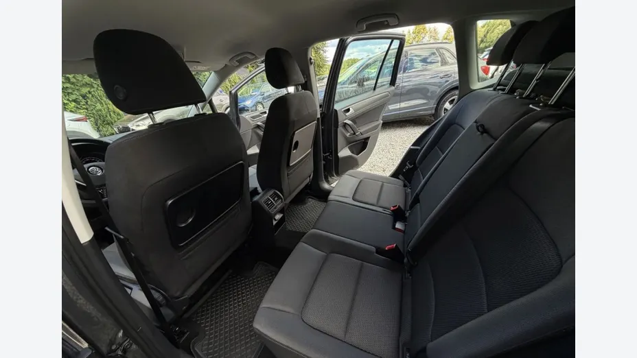 VOLKSWAGEN Golf Sportsvan -