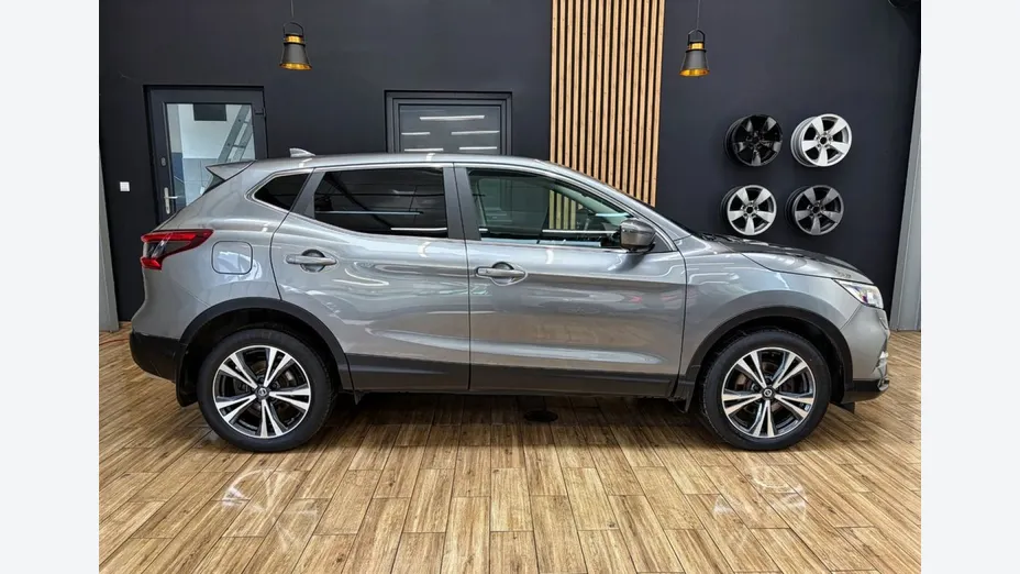 NISSAN Qashqai -