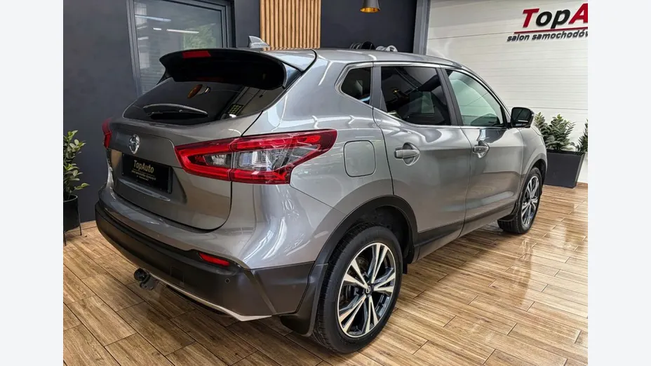 NISSAN Qashqai -
