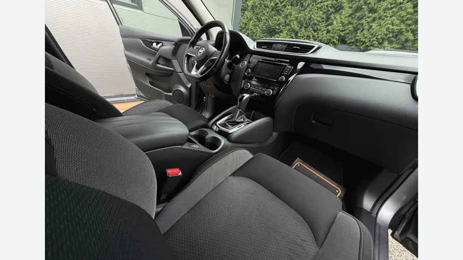 NISSAN Qashqai -