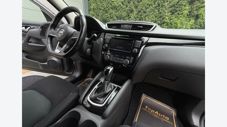 NISSAN Qashqai -