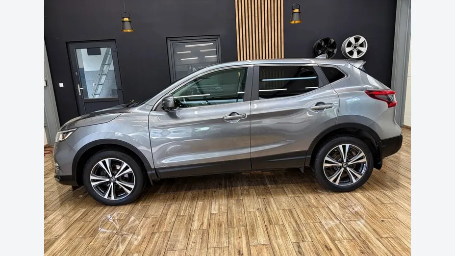 NISSAN Qashqai -