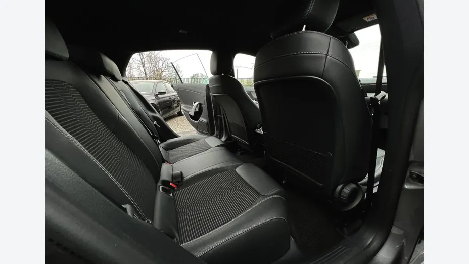 MERCEDES-BENZ CLA -