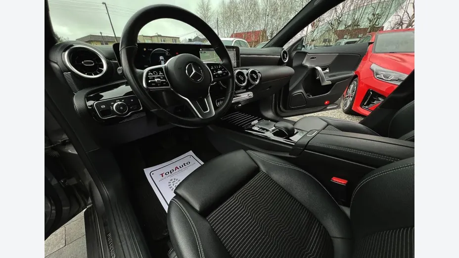 MERCEDES-BENZ CLA -