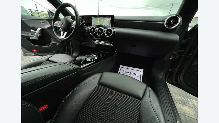 MERCEDES-BENZ CLA -