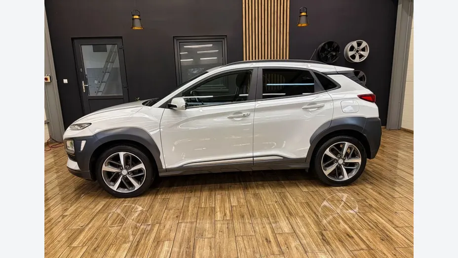 HYUNDAI Kona -
