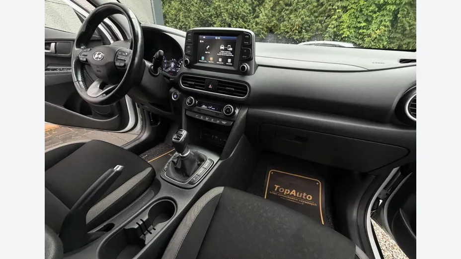 HYUNDAI Kona -