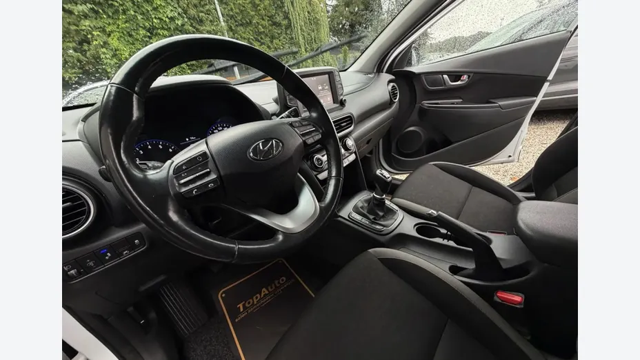 HYUNDAI Kona -