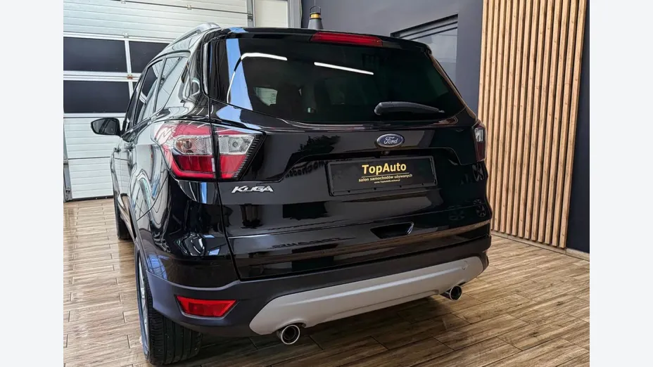 FORD Kuga -