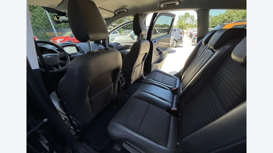 FORD Kuga -