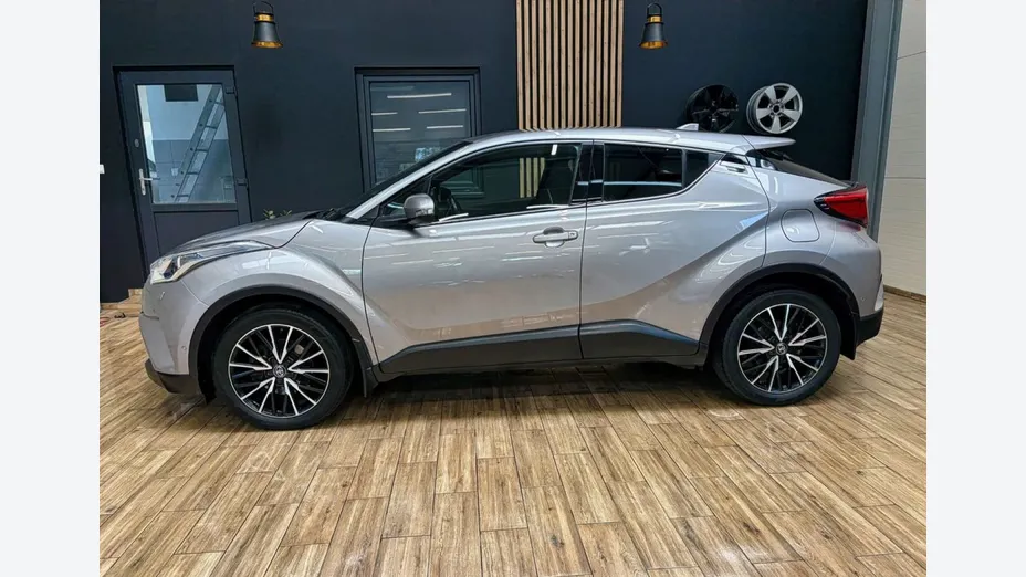 TOYOTA C-HR -