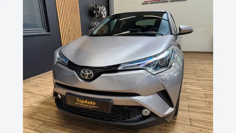 TOYOTA C-HR -