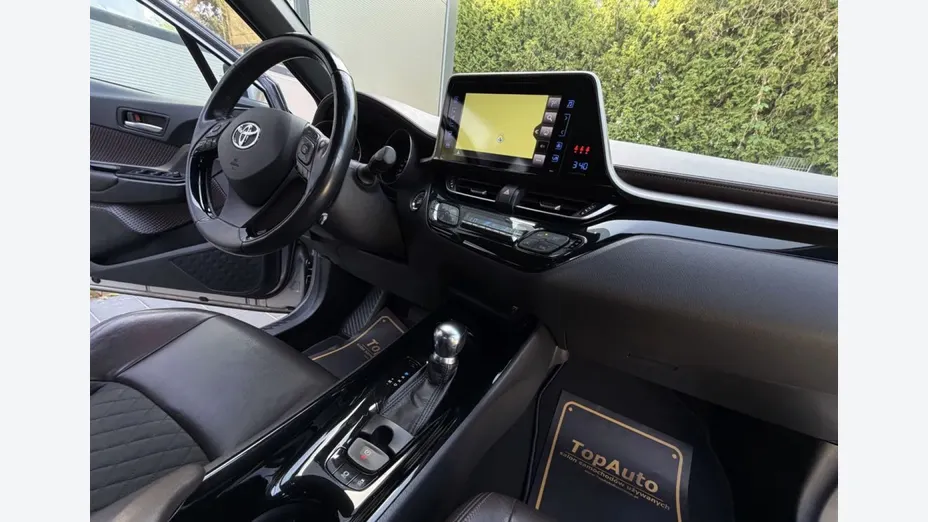 TOYOTA C-HR -