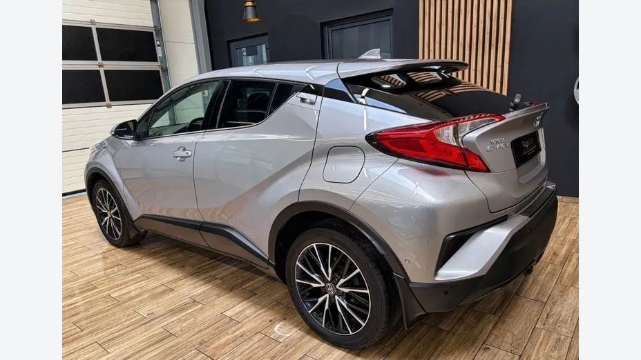TOYOTA C-HR -