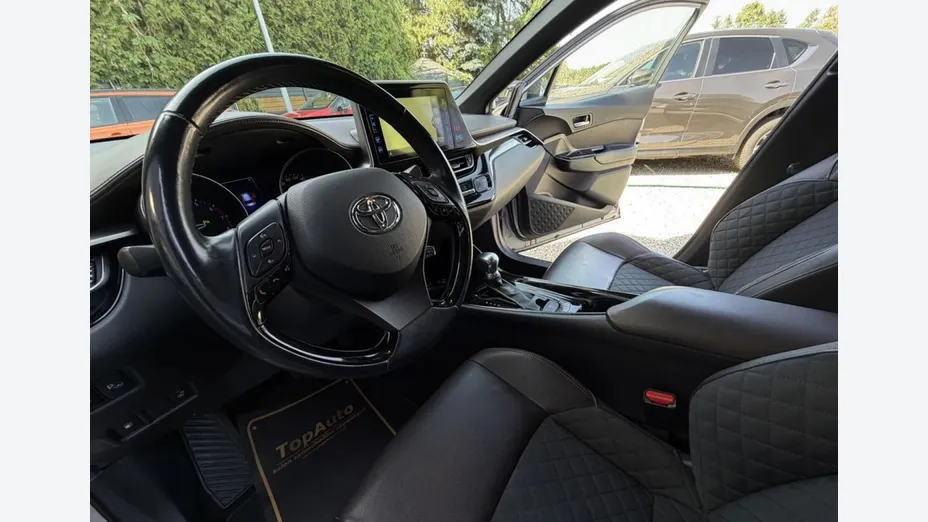 TOYOTA C-HR -
