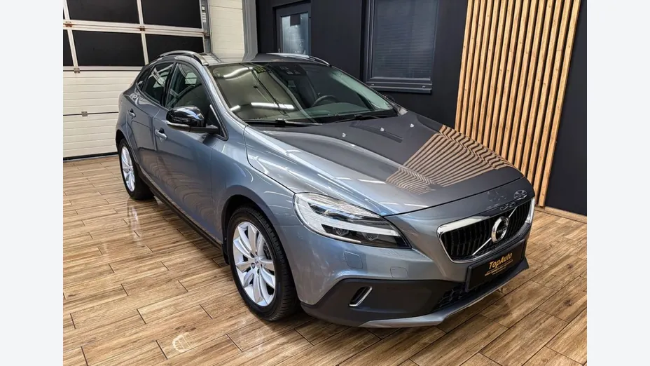 VOLVO V40 Cross Country -