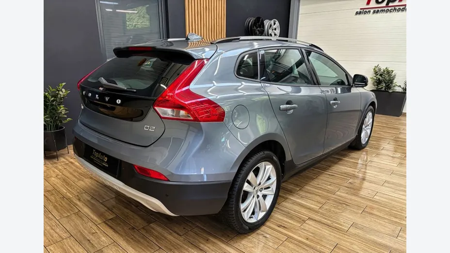 VOLVO V40 Cross Country -
