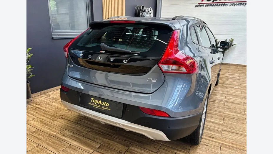 VOLVO V40 Cross Country -