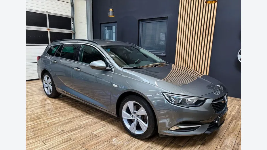 OPEL Insignia -