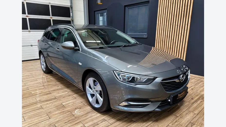 OPEL Insignia -