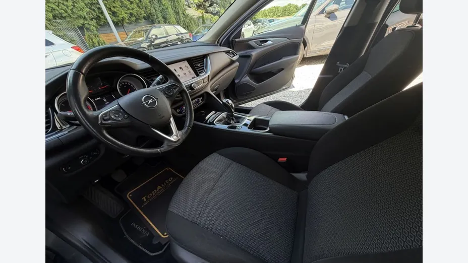 OPEL Insignia -