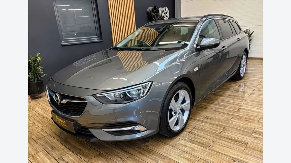 OPEL Insignia -