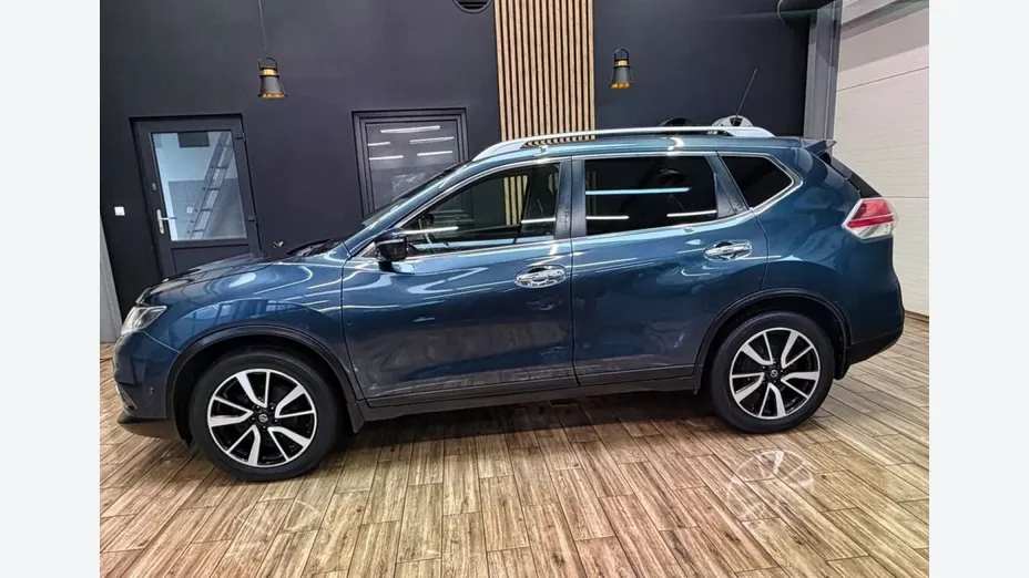 NISSAN X-Trail -