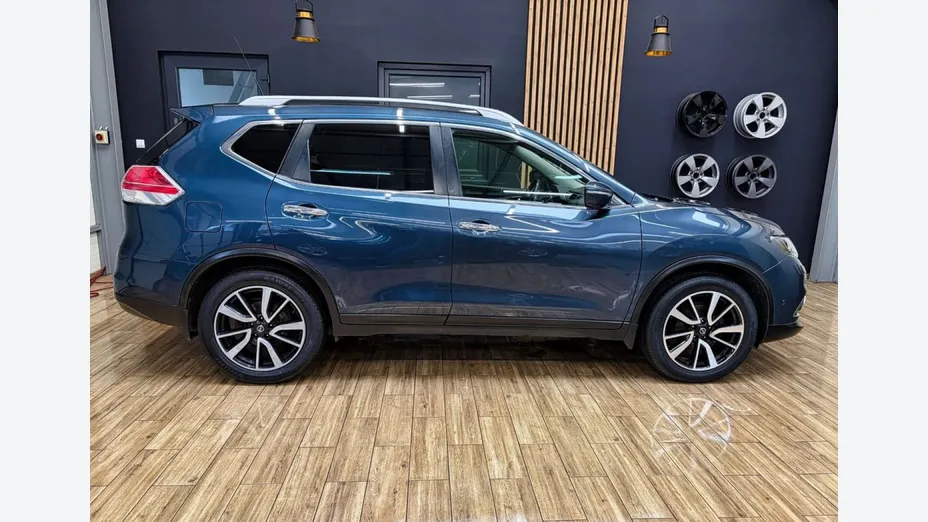 NISSAN X-Trail -