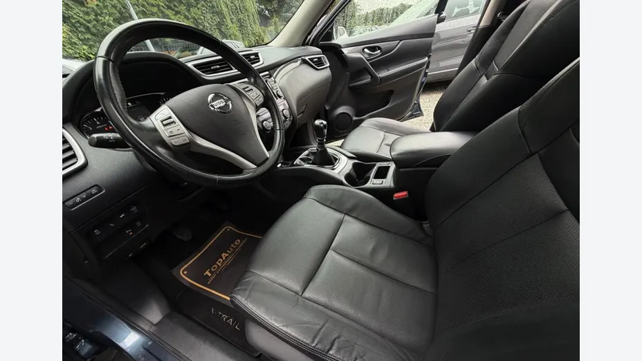 NISSAN X-Trail -