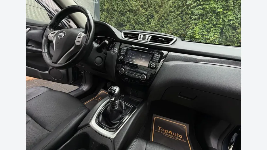 NISSAN X-Trail -