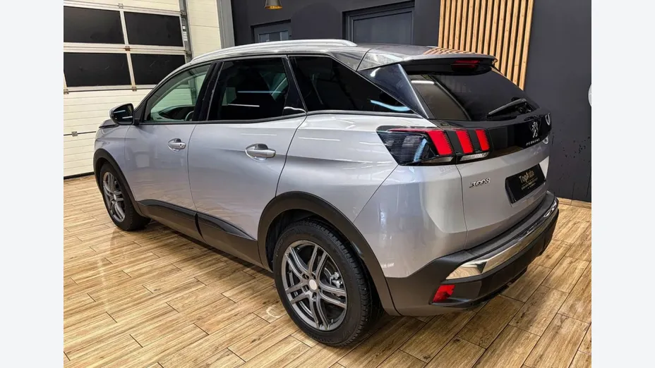 PEUGEOT 3008 -