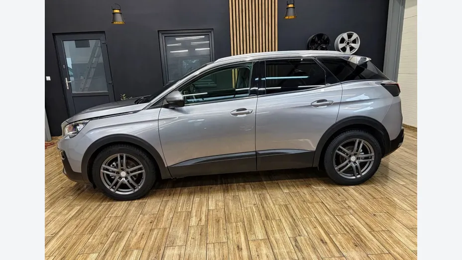 PEUGEOT 3008 -